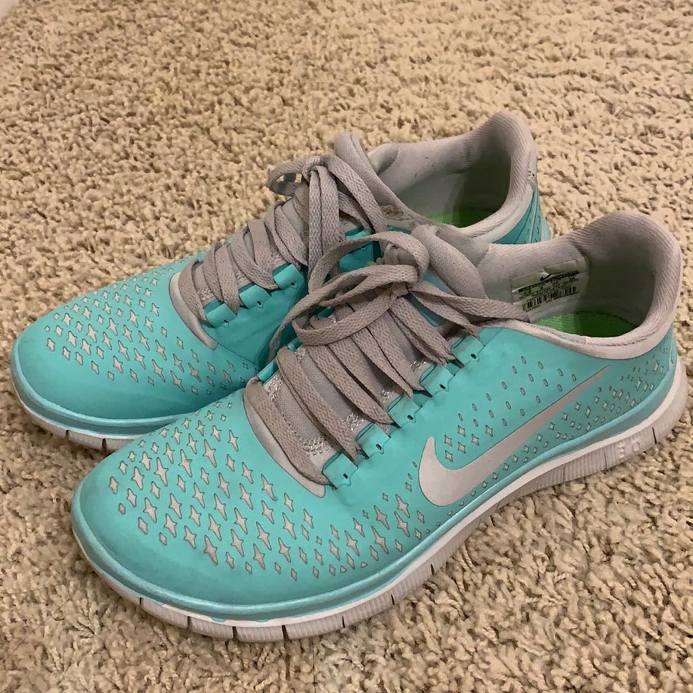 RARE tiffany blue Nike free runs!